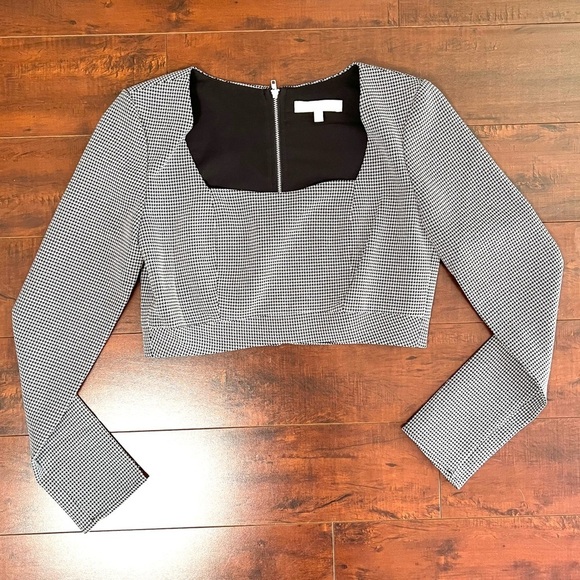 WAYF Houndstooth Black White Checkered Long Sleeve Crop Top Back Zip Size Small - Picture 2 of 11
